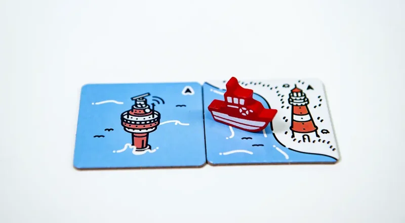 Beacon Patrol - place a tile, move your boat (photo by Kamio)